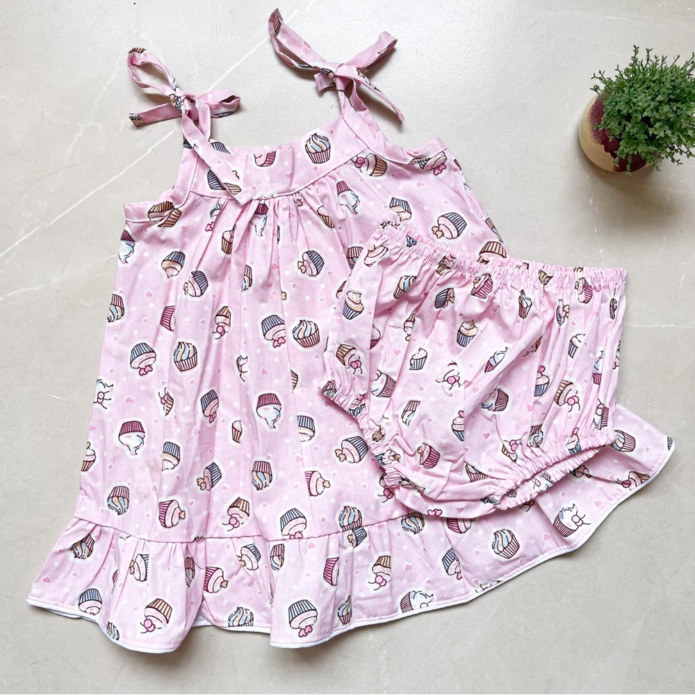 NWOT Girl 2 piece outficr size 2T